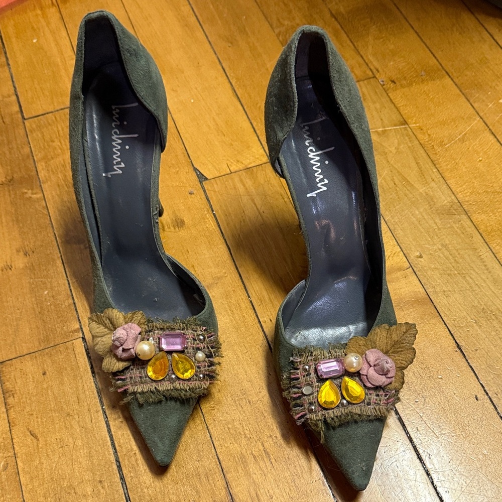 Chic Embellished Hunter Green Suede Heels